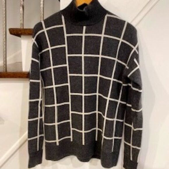 Clearout-EUC Saks Fifth Avenue Cashmere Bland turtleneck sz S - Picture 1 of 8